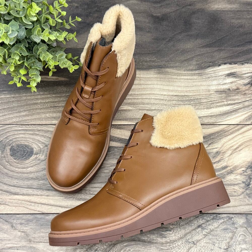 NIB Clarks 8.5M Brown Leather Faux Fur Cuff Comfort Ankle Boots Booties